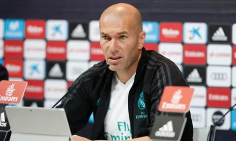 Zidane tiết lộ thời điểm Real đàm phán gia hạn cùng Ronaldo