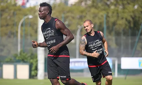 01h45 ngày 23/05, Nice vs Napoli: Balotelli, Sneijder, niềm hy vọng cuối cùng