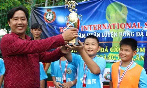 U10 Bình Thạnh, U13 Tân Phú vô địch giải bóng đá Hoàng Gia 2018