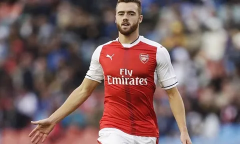 Sao Arsenal trên đường đến Fulham kiểm tra y tế