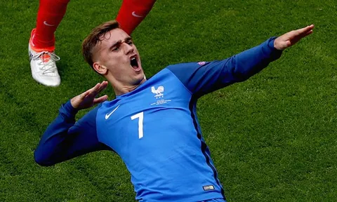 Huyền thoại tuyển Pháp gọi Griezmann là 'Zidane mới'