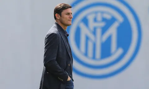 Phó chủ tịch Javier Zanetti thị sát buổi tập luyện của Inter trước derby Milan