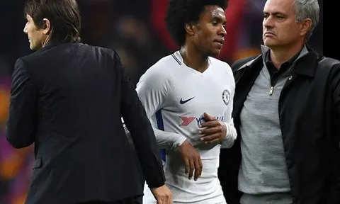 Nhân Chelsea hỗn loạn, M.U 'đục nước béo cò' ký hợp đồng thứ 4