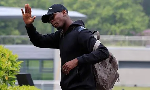 Pogba và đồng đội ăn mặc cực chất khi lên tuyển