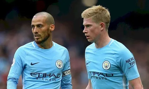 Bộ 3 tiền vệ Man City tranh nhau giải thưởng mới ở Ngoại hạng Anh