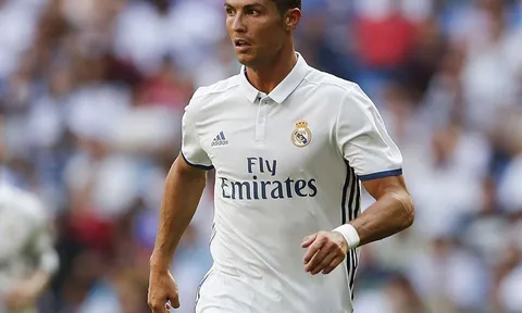 10 bom tấn có thể được Trung Quốc kích nổ: Ronaldo gây bất ngờ?