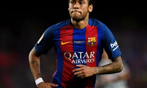 10 hợp đồng tài trợ áo đấu giá trị nhất: Nguồn thu khủng khiếp của Barca