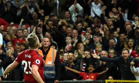 10 khoảnh khắc ấn tượng nhất sau vòng khai màn Premier League: Tiếng thét của Luke Shaw