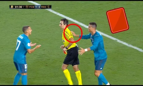 10 lần Ronaldo 'đi tắm sớm' trong sự nghiệp