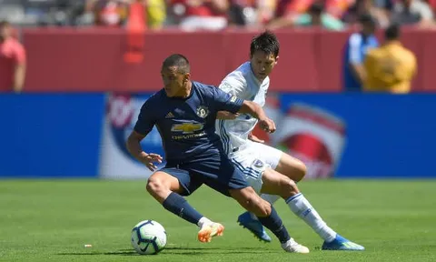 10h00 ngày 26/07: AC Milan vs Man United: Đến lúc 'đá thật'