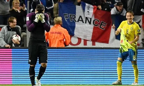 Giroud lập siêu phẩm cũng không cứu nổi sai lầm của Lloris