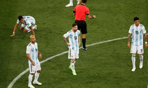Argentina thảm bại: Nỗi hổ thẹn của những "ông kễnh"
