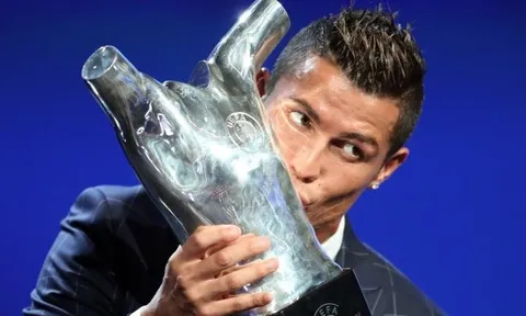 12 bức ảnh gói gọn một năm bội thu kỷ lục của CR7