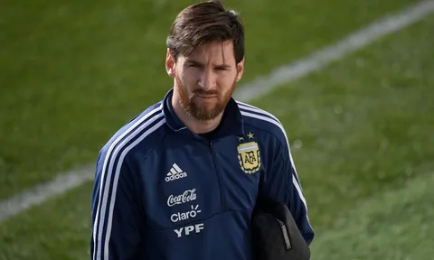 Muốn bằng Maradona, Messi phải vô địch World Cup