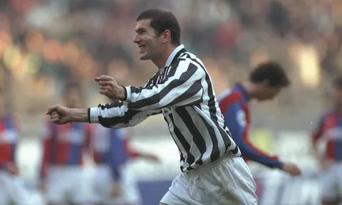 15 bản HĐ tốt nhất lịch sử Juventus (kỳ 3): Ma thuật của Zidane
