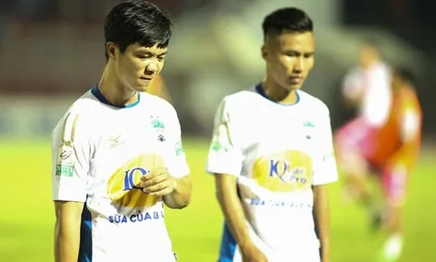 5 điểm nhấn vòng 18 V-League: Công Phượng gây tai tiếng; Hà Nội FC “đè” TP.HCM