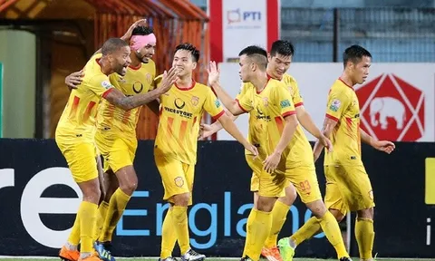Văn Quyết hài lòng về trận hòa, ấn tượng với CĐV Nam Định