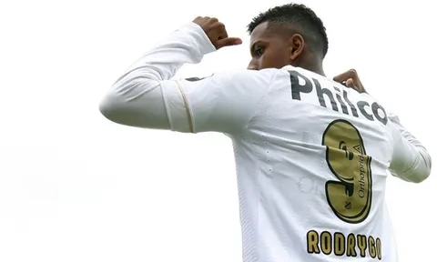 Rodrygo: "Tôi không muốn trở thành Neymar hay Robinho, tôi là Rodrygo"