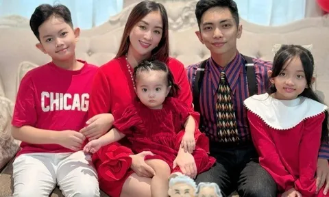 Gia đình Phan Hiển mỗi người một màu da khi đi biển, Khánh Thi "trắng phát sáng", chân nuột nà ở tuổi 44