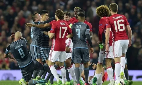 Trổ tuyệt kĩ, Pogba khiến đồng đội nhìn không chớp mắt