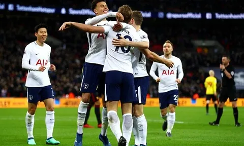 Bale và Modric tranh chấp kịch liệt trên sân tập