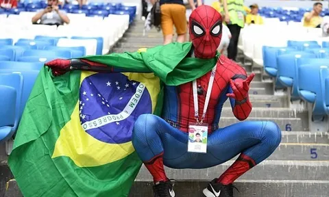 Được Người Nhện tiếp sức mạnh, Brazil thi đấu như lên đồng