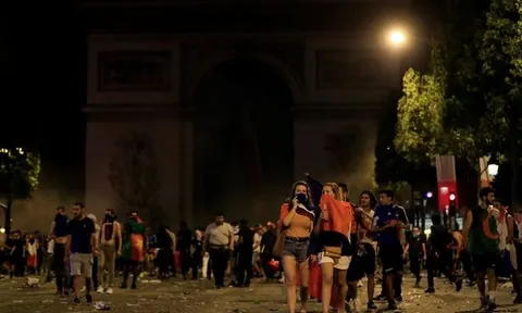 2 CĐV chết thương tâm ngày Pháp vô địch World  Cup