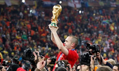 CHÍNH THỨC: Andres Iniesta chia tay đội tuyển Tây Ban Nha