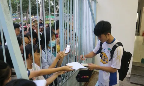 Fan Cần Thơ tặng quà tình yêu cho Xuân Trường - Công Phượng