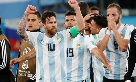 Messi đã tỏa sáng nhưng tiếc cho một Argentina mất bản sắc