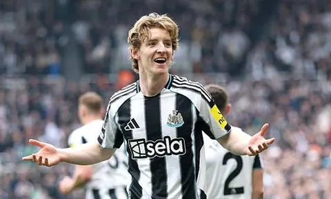 Romano xác nhận Anthony Gordon có thể rời Newcastle