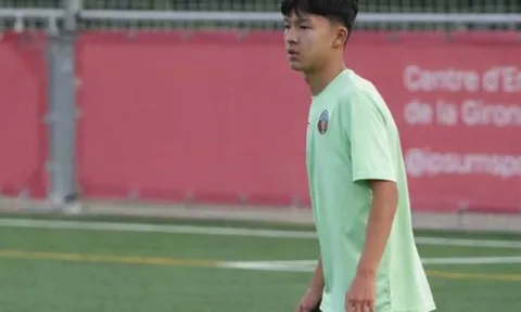 4 lần bị lừa tiền, sao nhí Kazakhstan vẫn cập bến lò La Masia