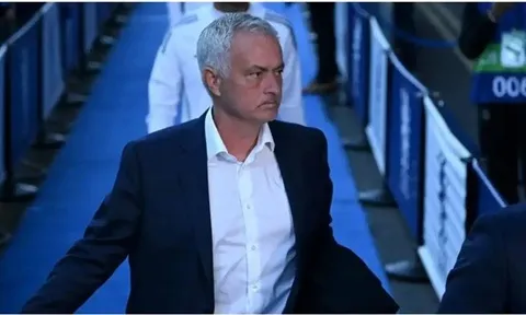 Mourinho tiếp cận sao Real Madrid giữa lúc nội bộ loạn lạc