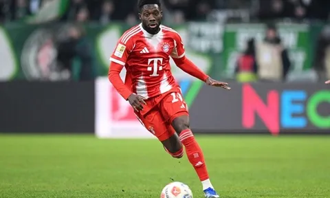 MU sẵn sàng phá két vì Alphonso Davies