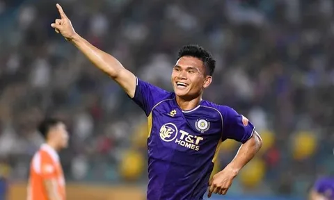 Hà Nội FC thắng nhọc Đà Nẵng trong ngày VAR chiếm sóng