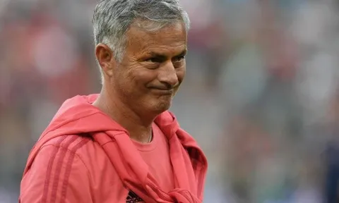 Mourinho ca thán: Liverpool mua mọi thứ, Man Utd cần phải bổ sung