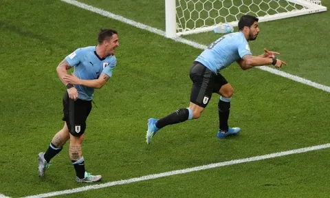Luis Suarez viết sử với bàn thắng vào lưới Saudi Arabia