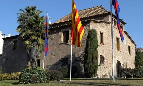 Barca cần thay đổi để khôi phục "đế chế" La Masia