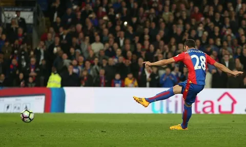Mbappe vật ngã cả Paul Pogba trong buổi tập của tuyển Pháp