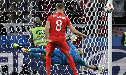Henderson: 'Tôi sẽ xung phong đá penalty nếu phải "đấu súng với" Thuỵ Điển'