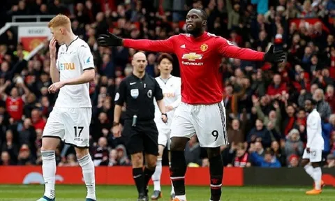 Liverpool trở về Champions League và bài học nhãn tiền mang tên Luis Suarez