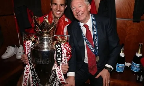 3 cầu thủ may mắn từng được Sir Alex lẫn Arsene Wenger dẫn dắt