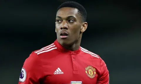 3 quả bom nổ chậm đang chờ Mourinho xử lí