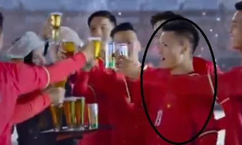 “Sếp” VFF nói gì khi Quang Hải mặc áo đội tuyển quảng cáo bia?