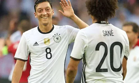 Vì sao Ozil phải chịu trách nhiệm cho việc Sane mất World Cup?