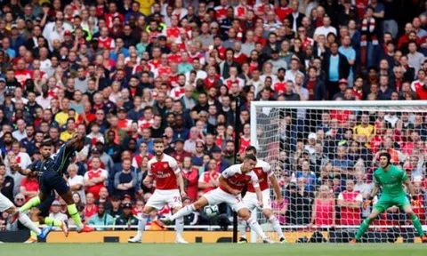Sterling đạt cột mốc ấn tượng với pha lập công vào lưới Arsenal