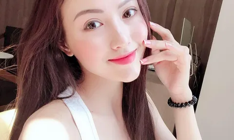 Hot girl đại diện Argentina khóc khi Messi sút hỏng penalty