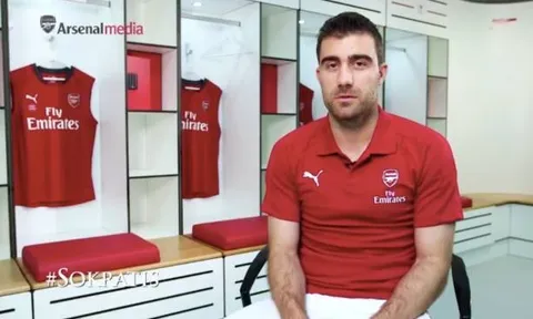 Sokratis làm gì trong ngày đầu tiên ở Arsenal?