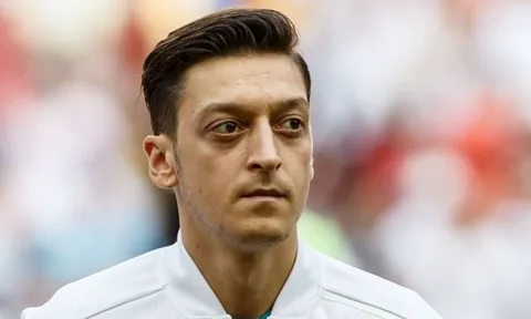 Chủ tịch Bayern lên tiếng về scandal phân biệt chủng tộc của Ozil