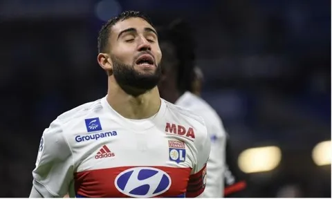 Tiết lộ: Fekir đã chọn xong số áo ở Liverpool nhưng đầu hàng trước kiểu làm giá của Lyon
